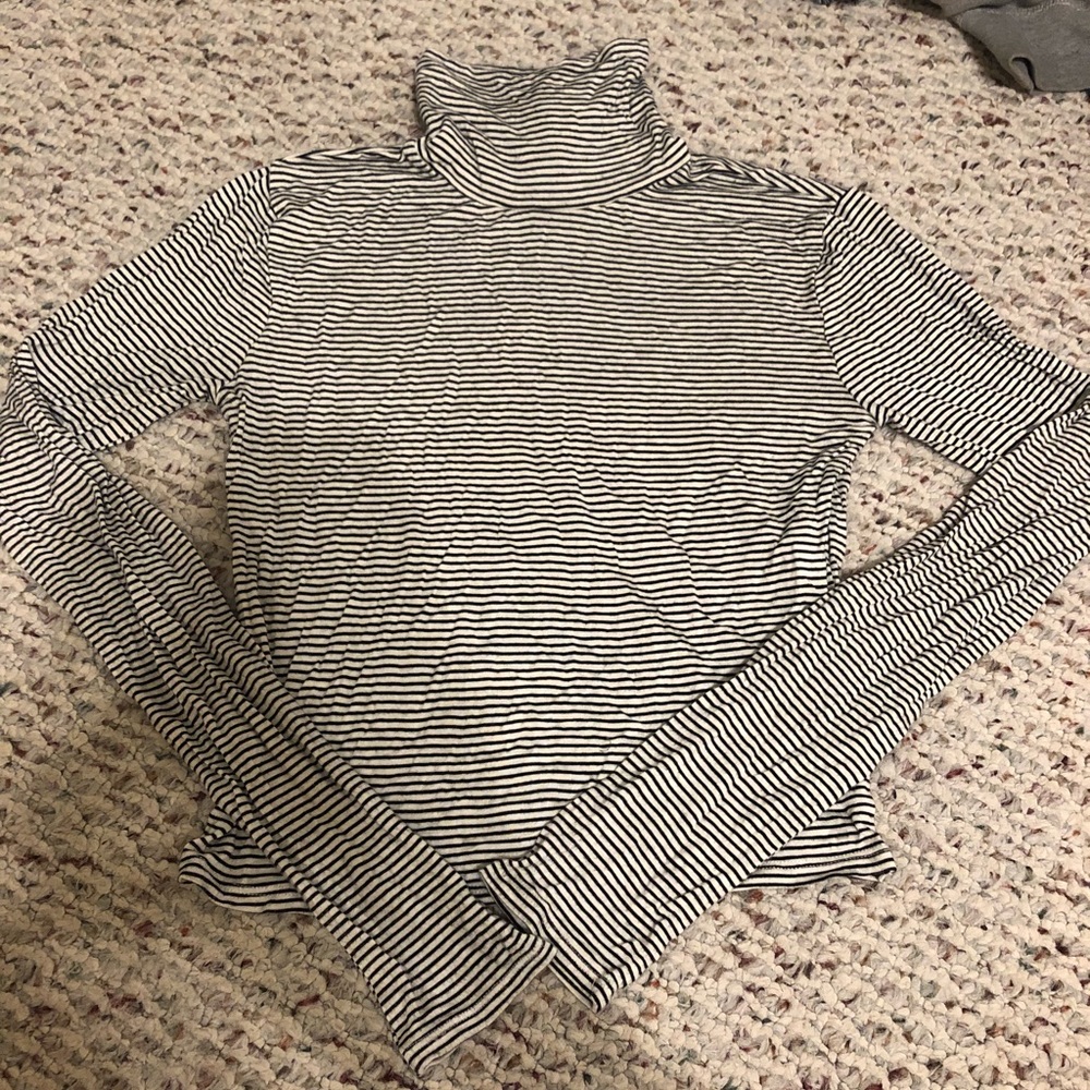 stripped turtle neck tee